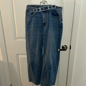 Abercrombie & Fitch Loose High Rise Jean